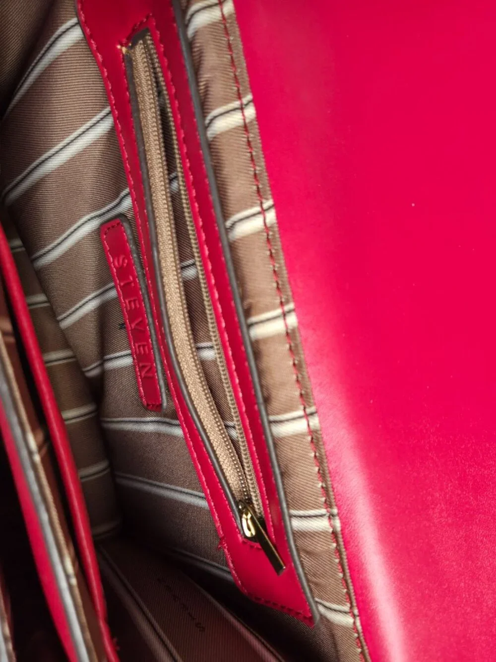 hot pink purse - Picture 4 of 4